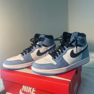Jordan 1 OG RETRO “university blues”